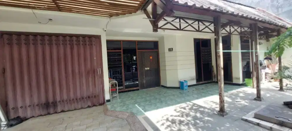 RUMAH 1,5 LANTAI DI DHARMAHUSADA INDAH BARAT, NEGO