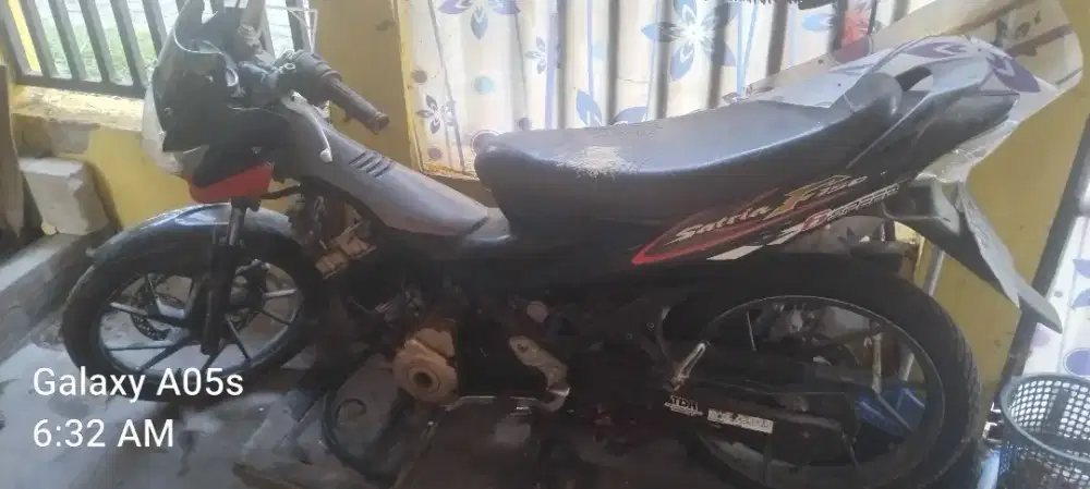 Motor satria dan metic