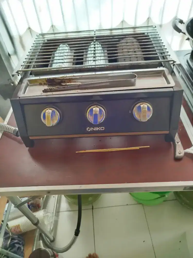 Alat panggang sosis