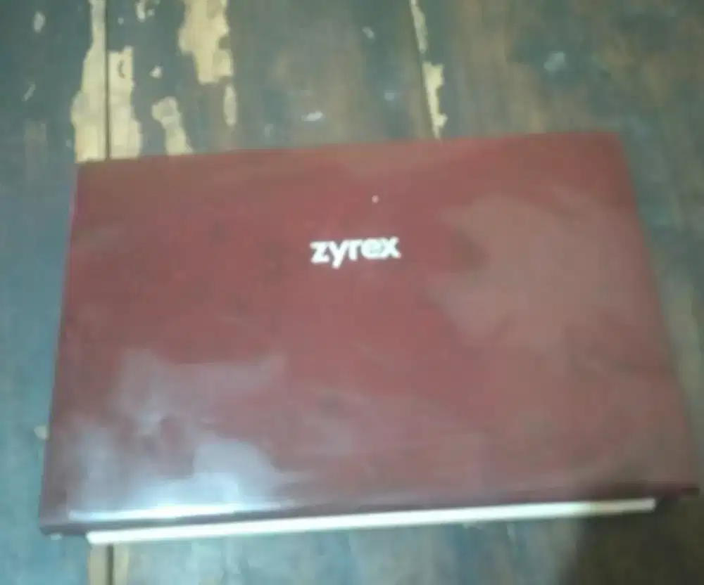 Netbook Zyrex minus
