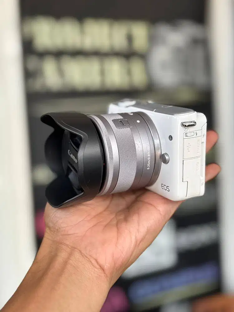 Canon EOS M10 Kit Bonus Bonus Banyak