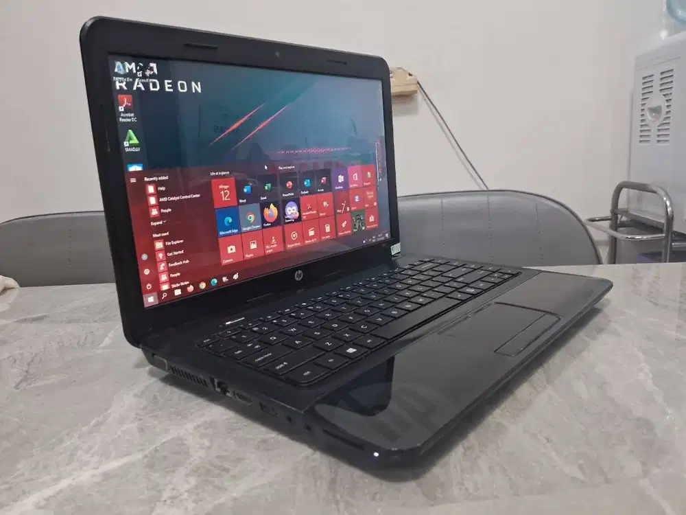 HP 1000 8GB VGA AMD Laptop Gaming Desain Mulus Garansi