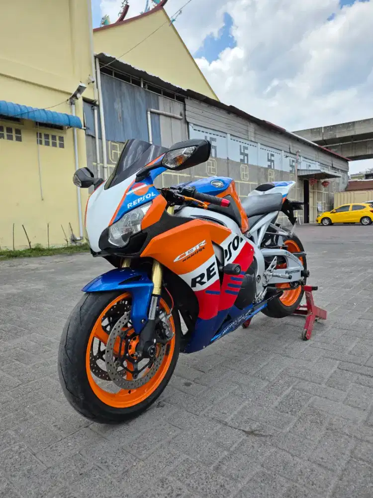 Honda CBR 1000RR Repsol Biru Kombinasi 2011