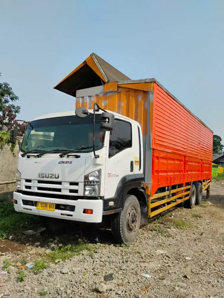 Truk Wingbox Isuzu Giga FVM 285 PS Th 2017