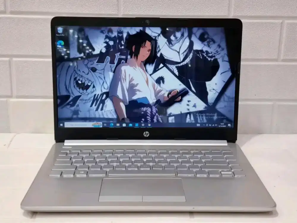 Laptop hp 14-bw0xx prosesor AMD A4-9125 RADEON R3/Ram 4GB/SSD 256GB