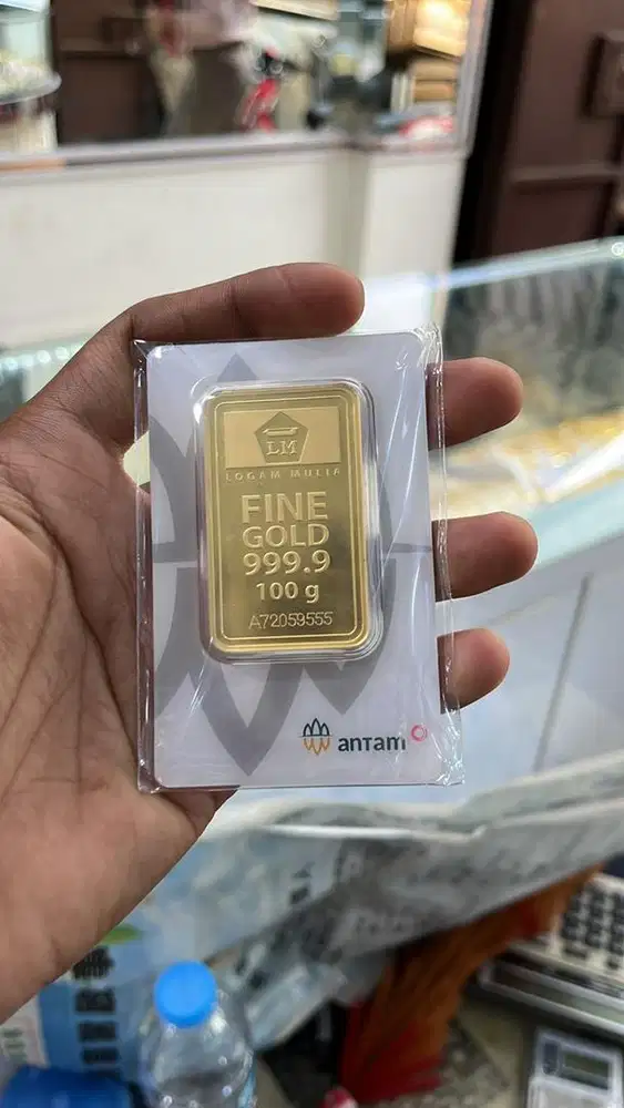 Jual beli emas dan perhiasan