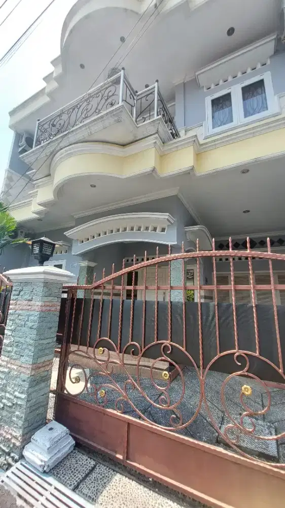 Disewakan Rumah Tengah Kota dekat RSUP Karyadi