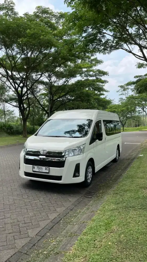 Hiace premio 2.8 km 16 like new