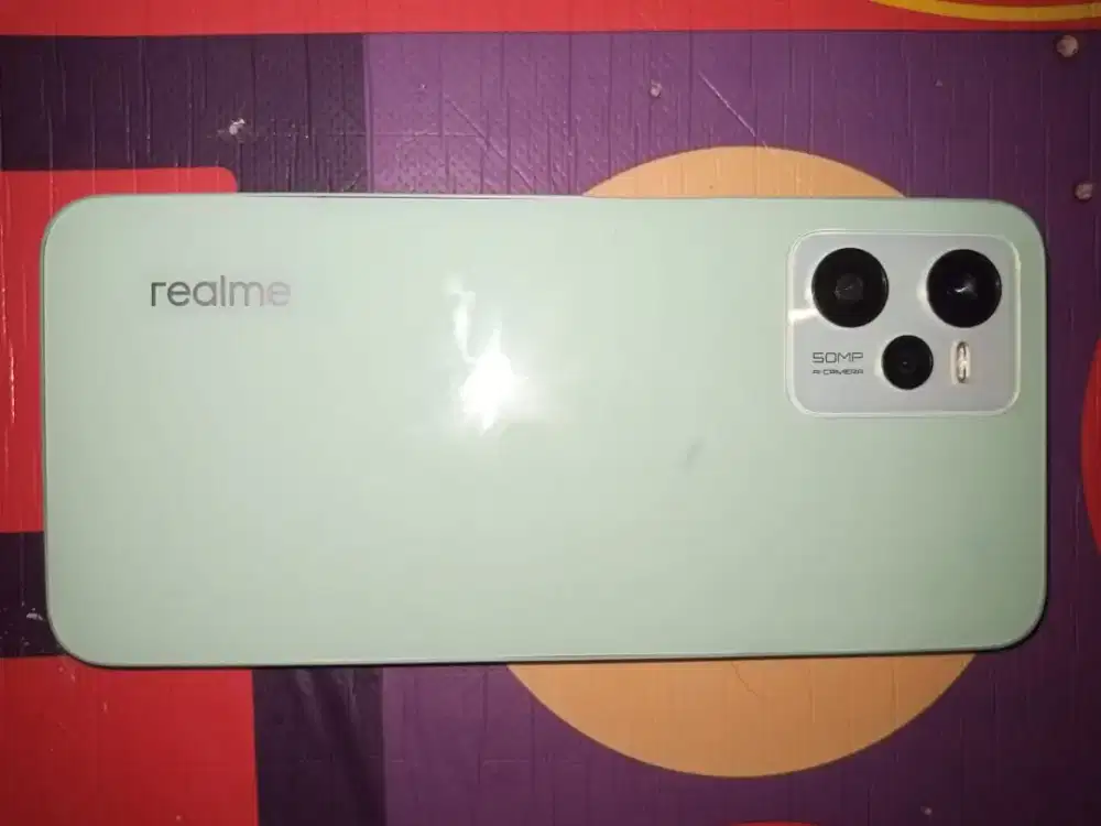 Realme C35 RAM 4+1 Giga ROM 64 Giga Warna Gloowing Green