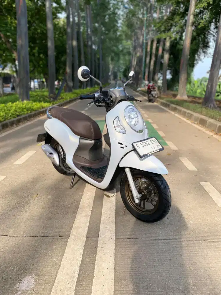 Scoopy Matic 2024 Putih Low Km
