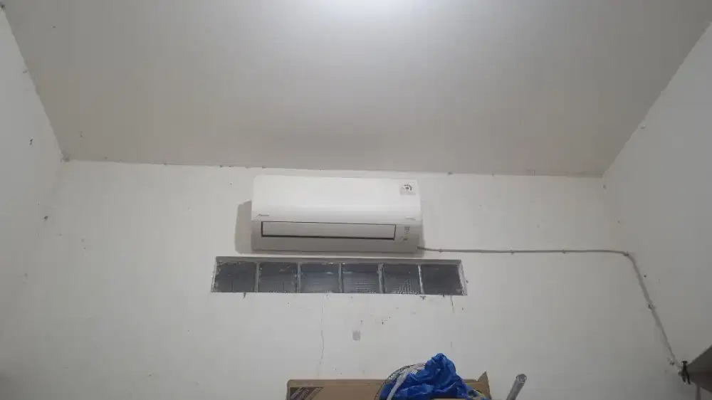 AC Daikin 1/2 PK, indoor outdoor