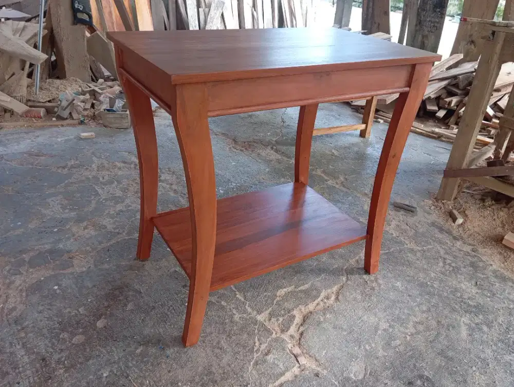 Meja hias estetik