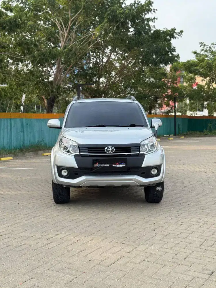 TOYOTA RUSH G 1.5 MANUAL 2017 SILVER PROMO DP MINIM 2 JUTA