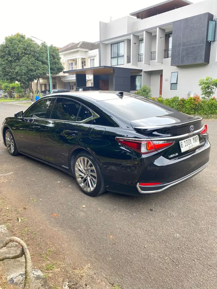 Lexus ES300H HYBRID ULTRA LUXURY