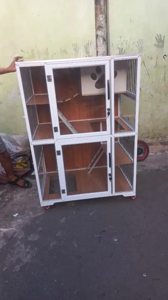 Kandang kucing briel