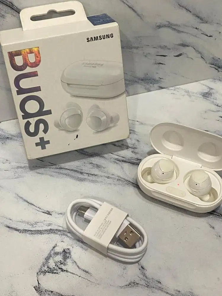 Galaxy buds+ putih