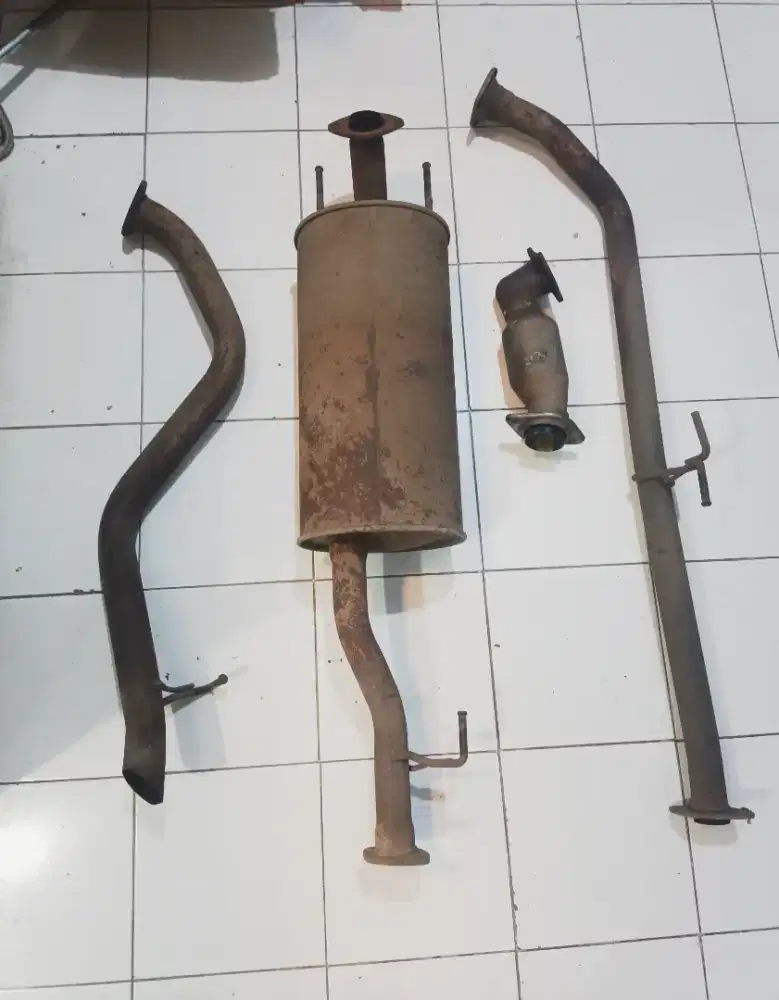 Knalpot Original Innova lama Diesel / 2KD Fullset