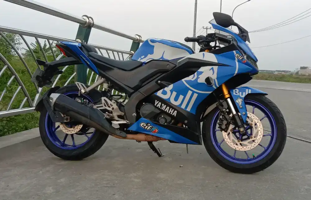 JUAL MOTOR R15 V3 BIRU