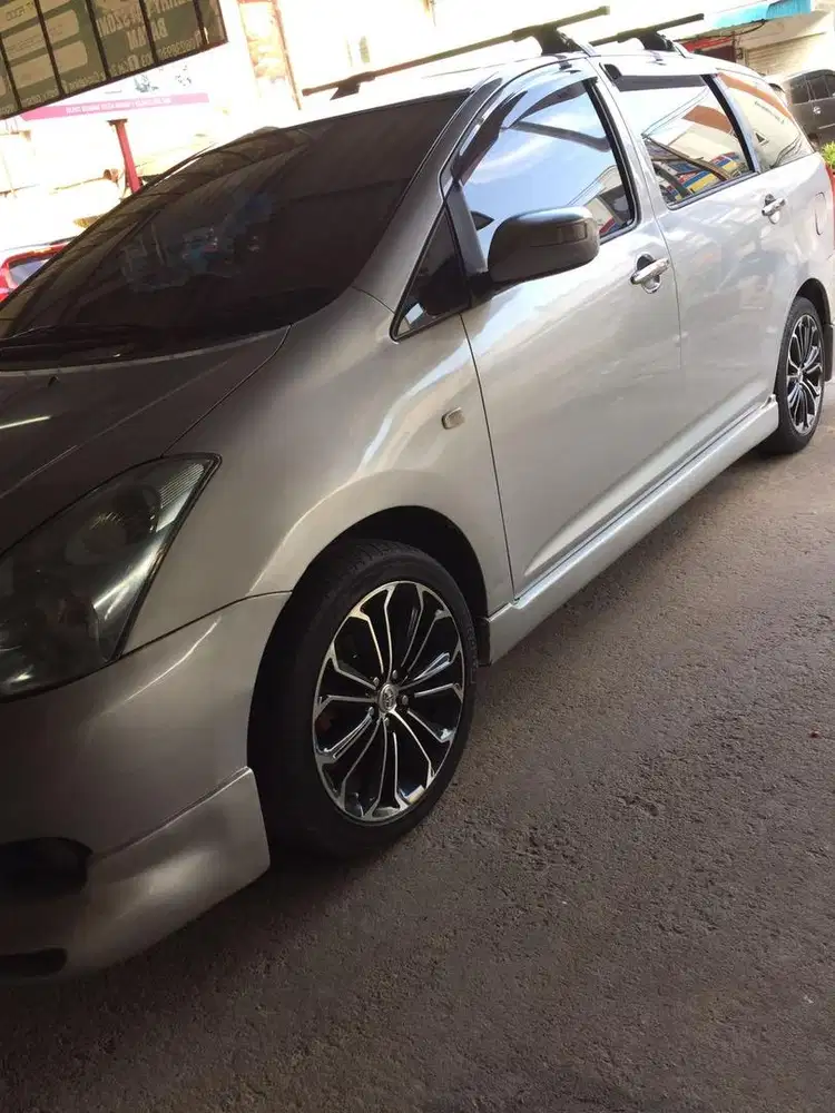 D jual mobil pribadi toyota wish 2003 fo sunroof