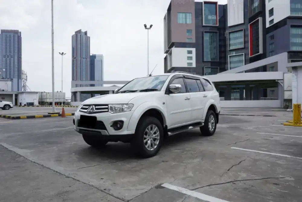 Mitsubishi Pajero Exceed 2.5 AT Diesel 2015
