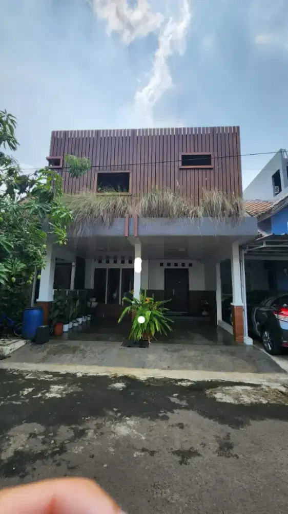Rumah 3 lantai siap huni