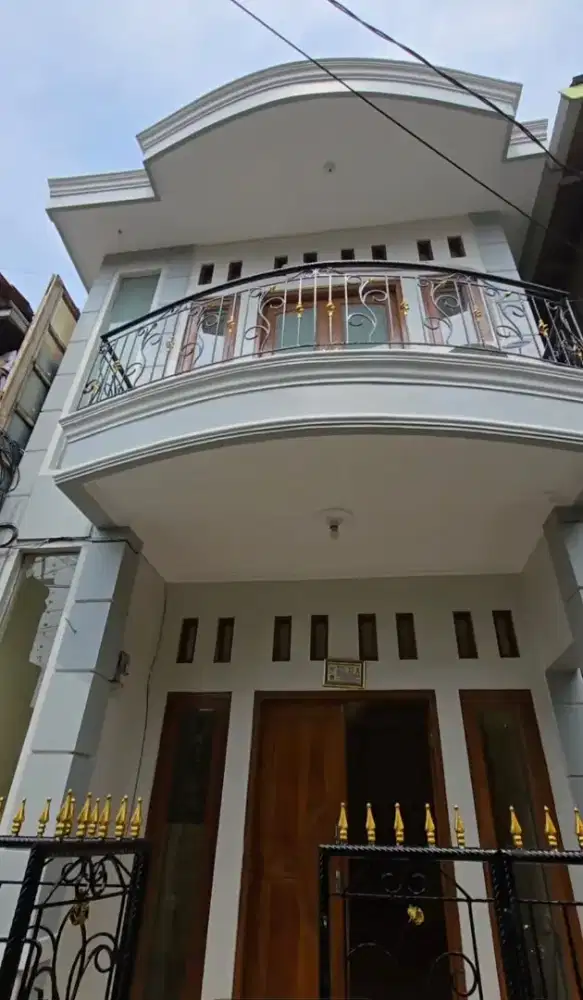 Sewa rumah tahunan lokasi strategis