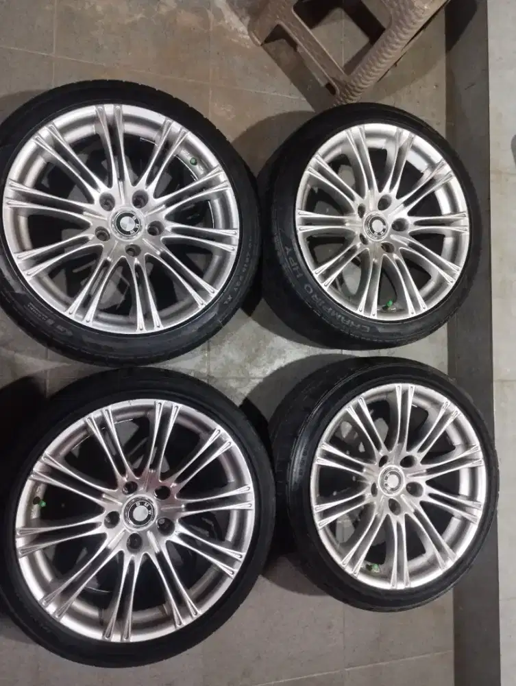 Dijual..4pc velg BMW R18+ban pcd 5x120