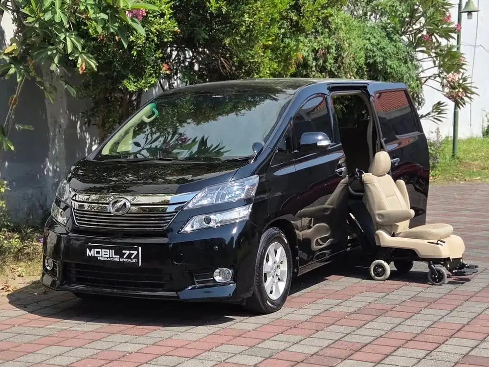 KM 14rb - Toyota Vellfire 2.4 Welcab - 2013 (DP 25jt bisa bawa pulang)