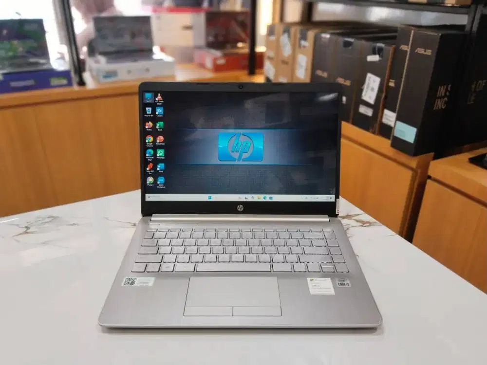 SALE!! HP 14S-CF2517TU CORE I3-10110U/RAM 8GB/SSD 256GB/MULUS NO MINUS