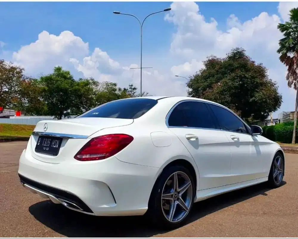 Mercedes Benz C200 w205 AMG Line 2018 - White