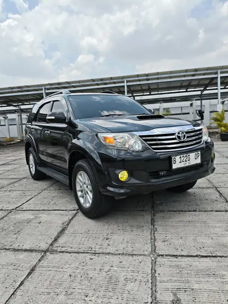 Toyota Fortuner VNT G AT 2013 Diesel Antik