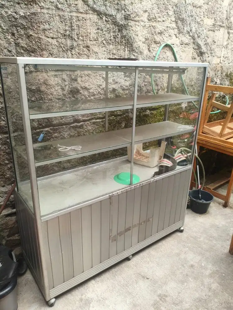 Dijual etalase kaca makan