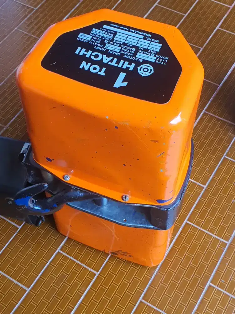 Hoist hitachi 1 ton 6 m