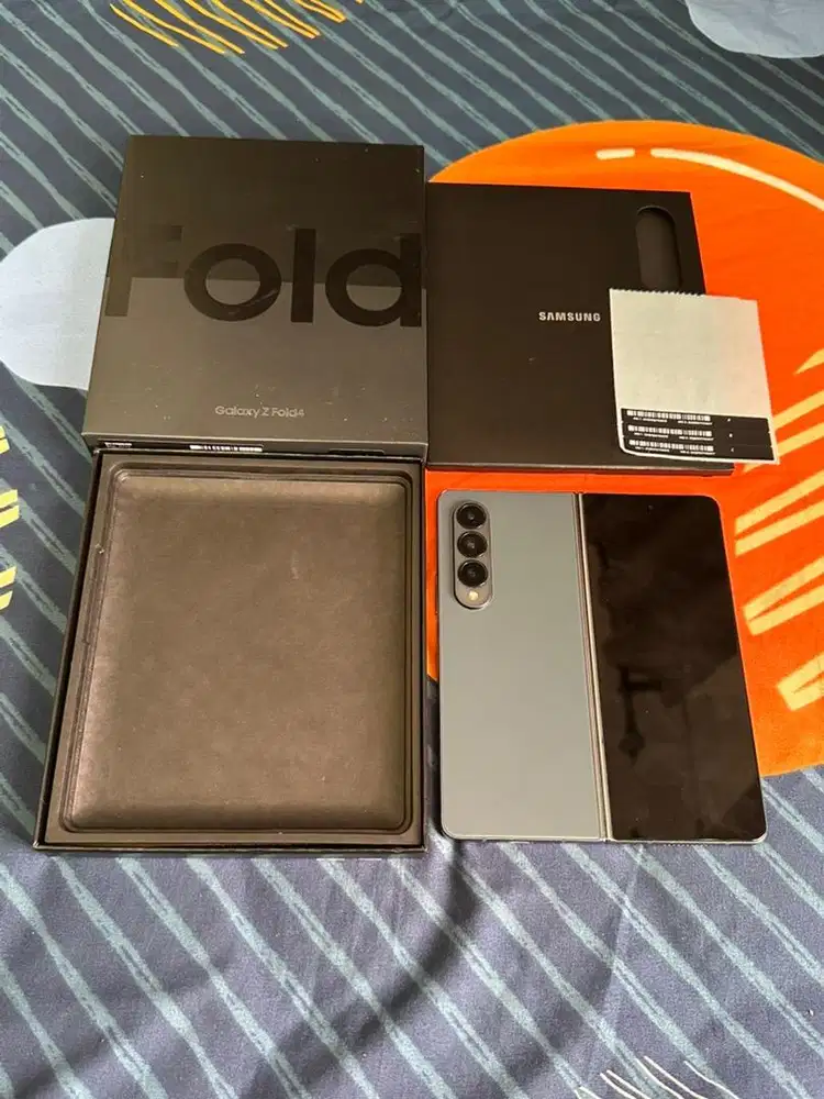 Samsung fold 4 5G 12/256 sein