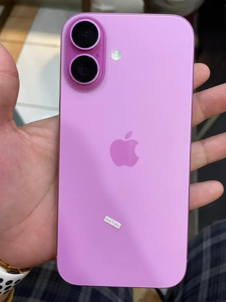 Di jual iphone 16 128 pink