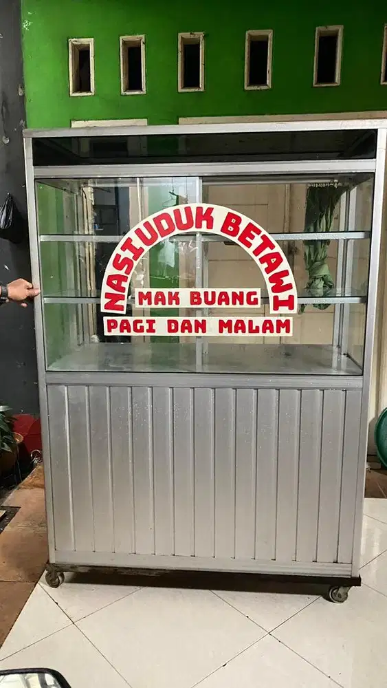 Etalase Kaca Alumunium Silver