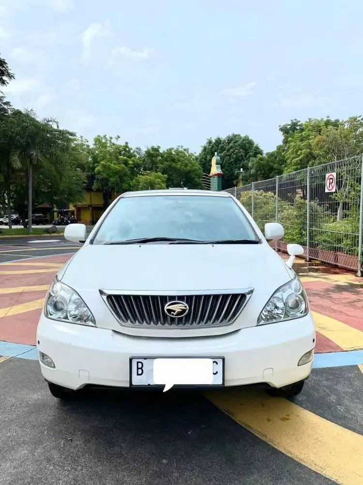 Toyota Harrier Putih 2.4 L premiun