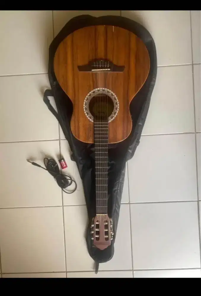 Gitar Akustik Elektrik Custom Merk Fender 3/4