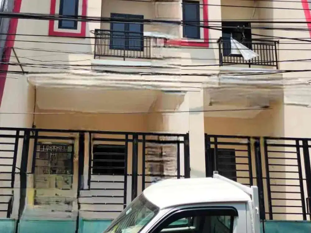 Disewakan Rumah Baru 3 Lantai Hadap Timur Siap Huni di Teluk Gong Jakarta Utara