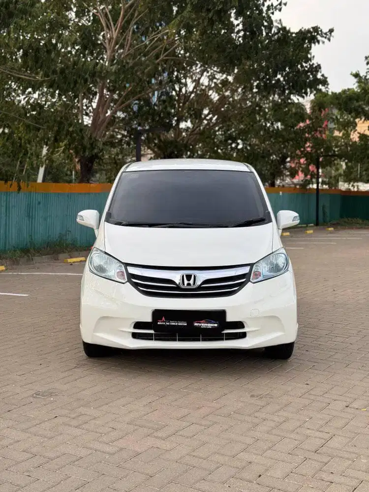 HONDA FREED SD 1.5 AT 2013 PUTIH PROMO DP MINIM 2 JUTA