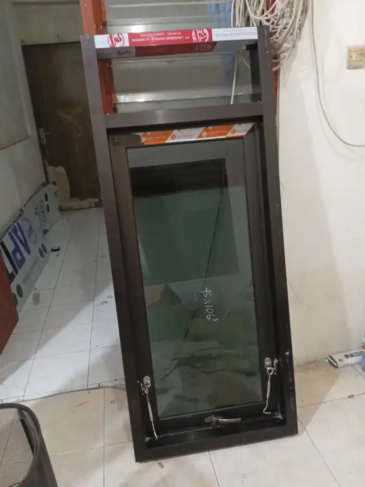 Jendela ato pintu kasa magnet