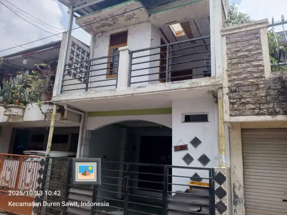 RUMAH MEGAH DI PONDOK KELAPA