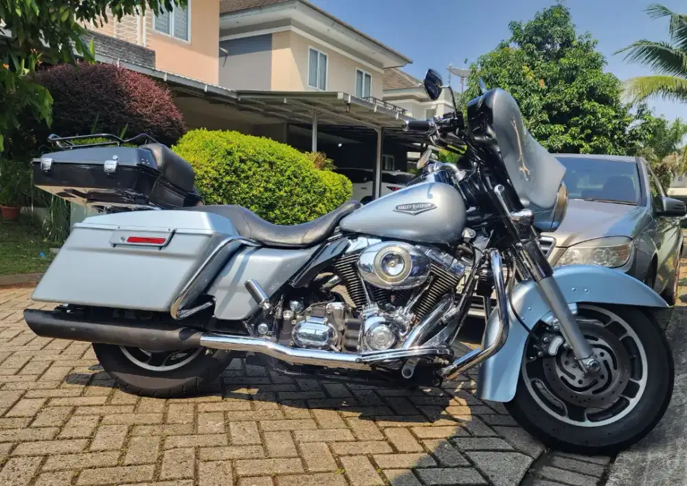 HARLEY DAVIDSON STREETGLIDE 2007 FP MABUA - ISTIMEWA