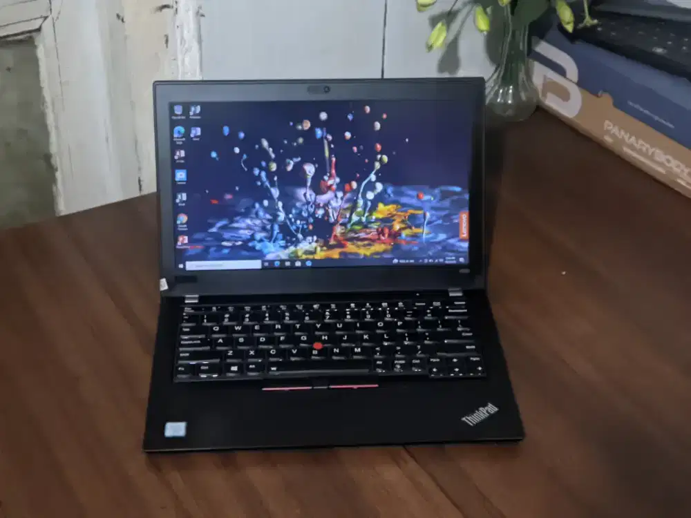 Laptop Lenovo Thinkpad X280 i5 Gen 8 Ram 8 GB SSD 256 GB Mulus