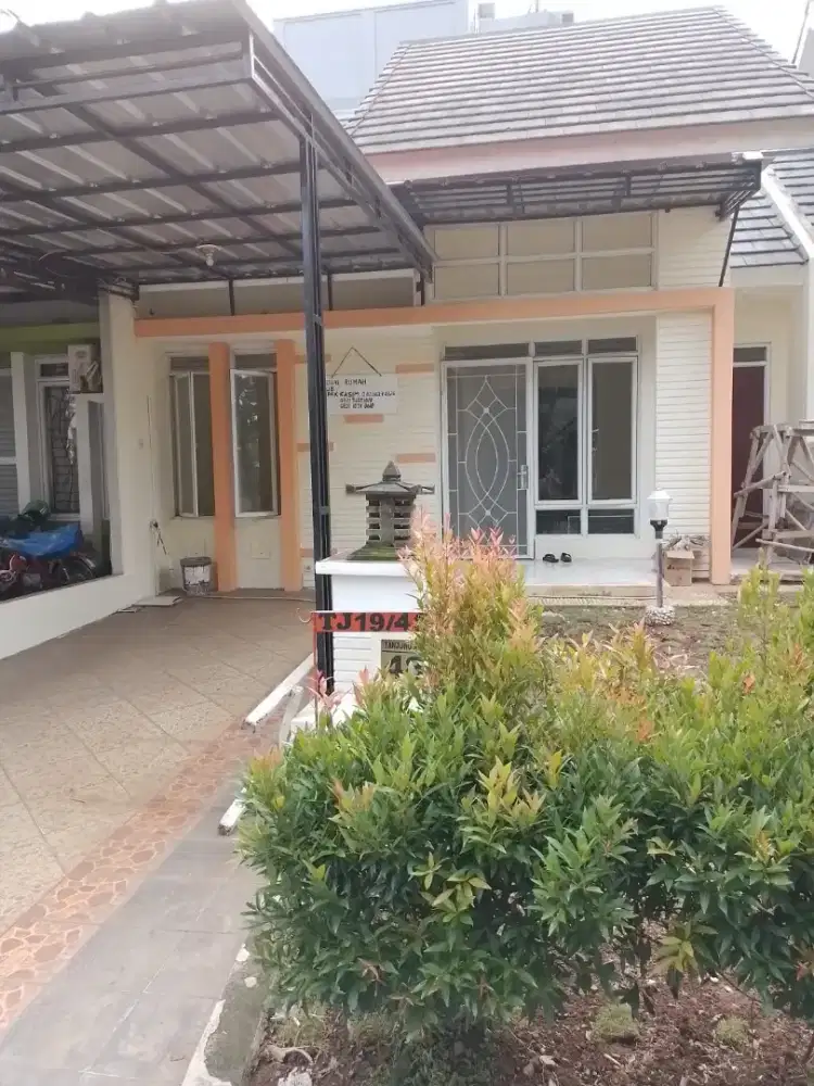 Dijual rumah di cluster