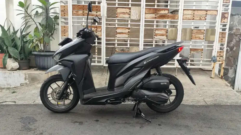 Honda  vario 125 cbs iss th 2022 b dki km low