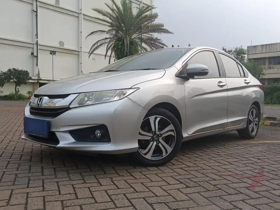 DP Rendah  8JT Honda City 1.5 E Bensin-AT 2015 Abu-Abu