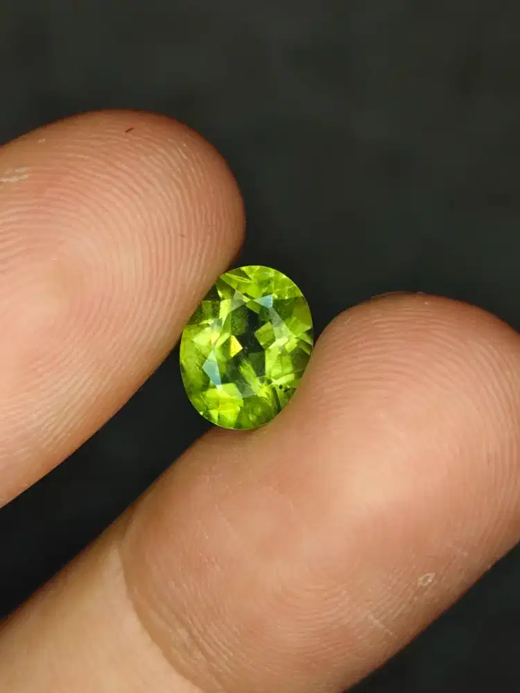 Natural Peridote Pakistan 2.12crt Kristal Luster Gemericik
Memo GLI