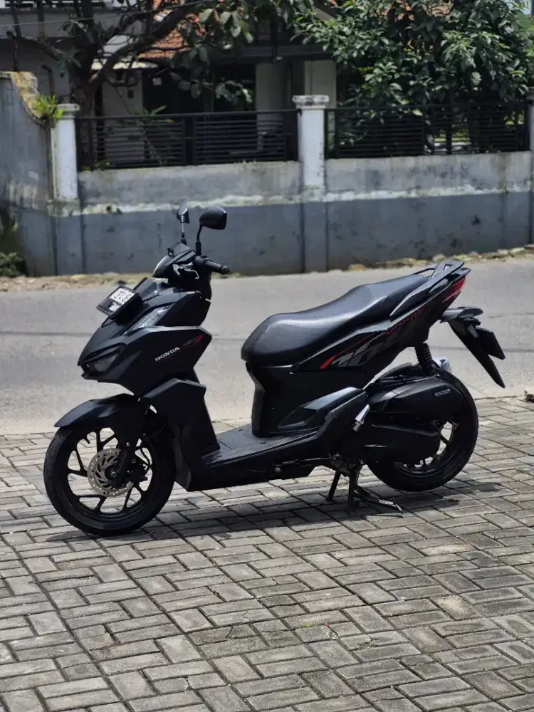 HONDA VARIO 160 CBS 2023 KM 31RB DP BISA 1JT