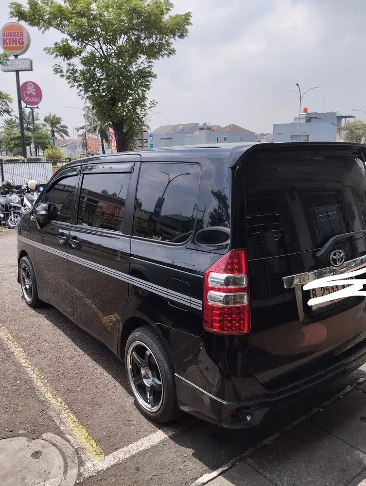 Toyota Nav1 2013 Bensin